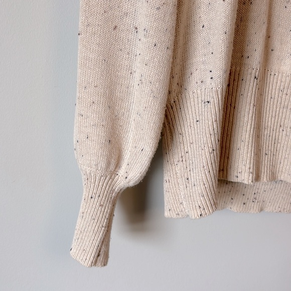 Soft “salt and pepper” knit balloon sleeve sweater with beautiful detailing - Picture 3 of 7